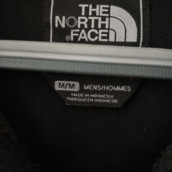 The North Face Men's Black Jacket used but good condition room. Some pilling - Picture 2 of 3